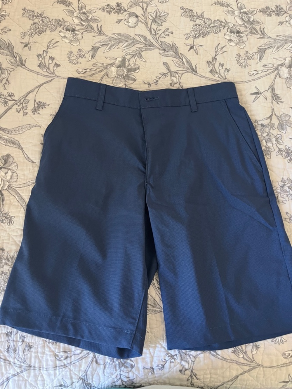 Men's Dockers Navy Performance Golf Shorts Size 30.